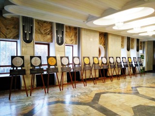В Самарской филармонии открылась выставка изображений российских памятных монет «Магия театра»
