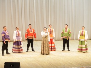 Ансамбль песни и танца «Донбасс» выступил в Самарской филармонии
