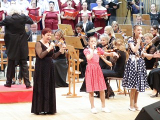 В честь Великой Победы в Самарской филармонии спели «Бессмертные песни о войне»