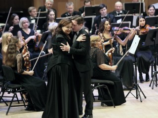 «Ах! Скоро ль, скоро ли я уувииижу теебяяя?»