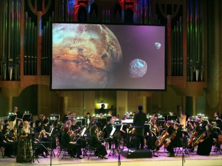 Китайские фонарики, дракон и космос