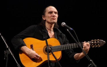 Михаил Савичев - гитара и вокал