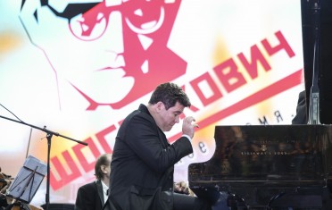 Денис Мацуев  и оркестр Самарской филармонии