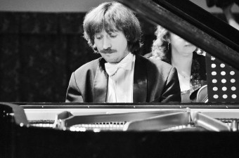 Евгений Михайлов (фортепиано), дирижер Михаил Щербаков