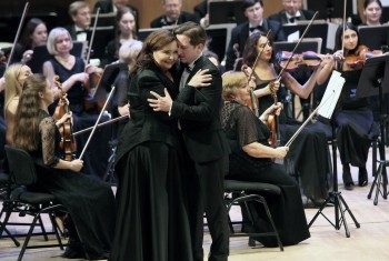 «Ах! Скоро ль, скоро ли я уувииижу теебяяя?»