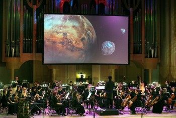 Китайские фонарики, дракон и космос