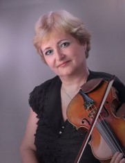 Ирина Смолякова, заслуженная артистка РФ, концертмейстер группы 1-х скрипок